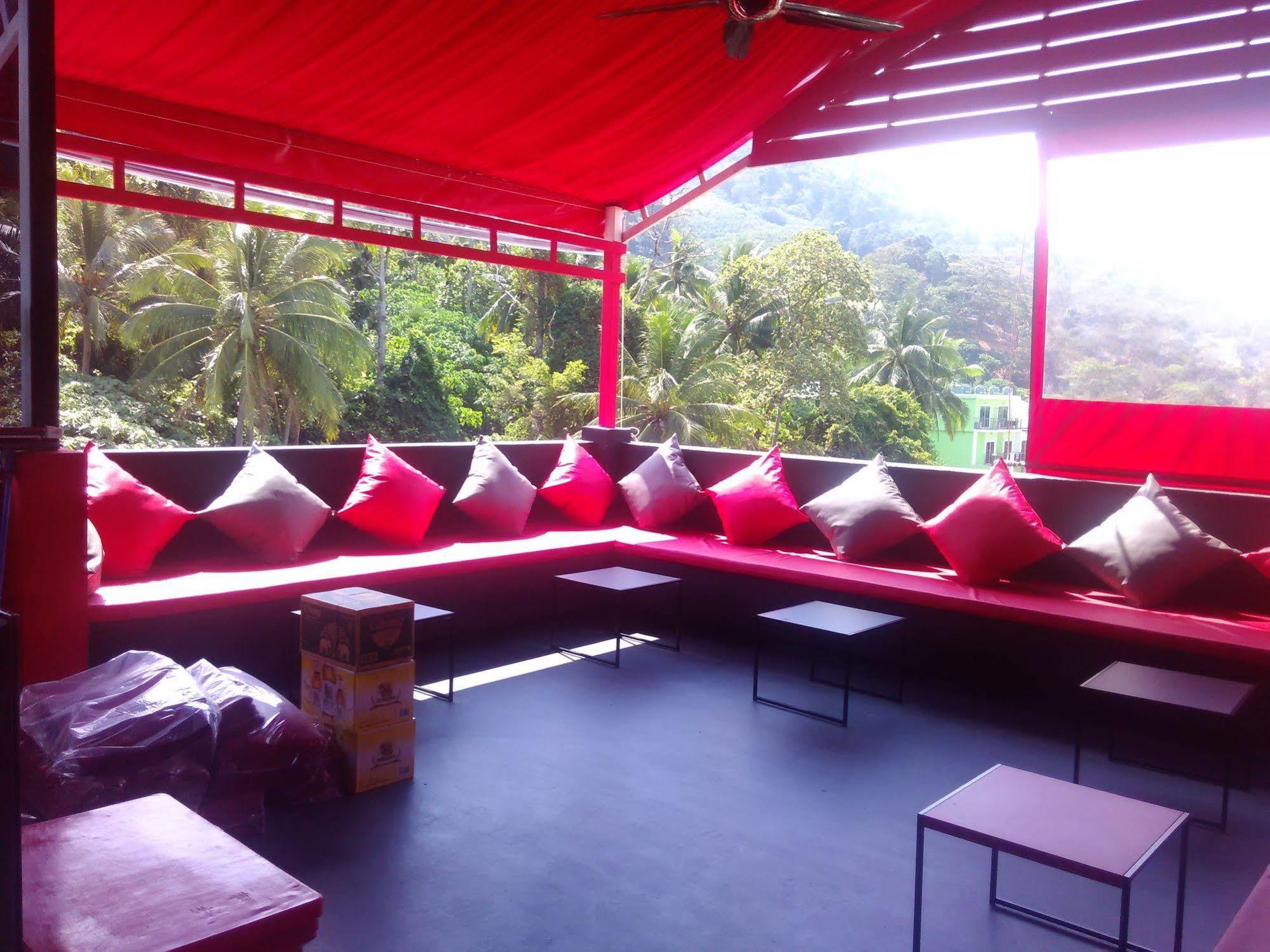 Sharaya Patong Hotel Extérieur photo