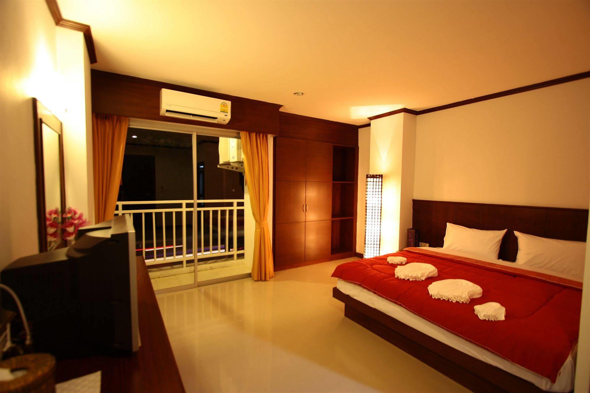 Sharaya Patong Hotel Extérieur photo
