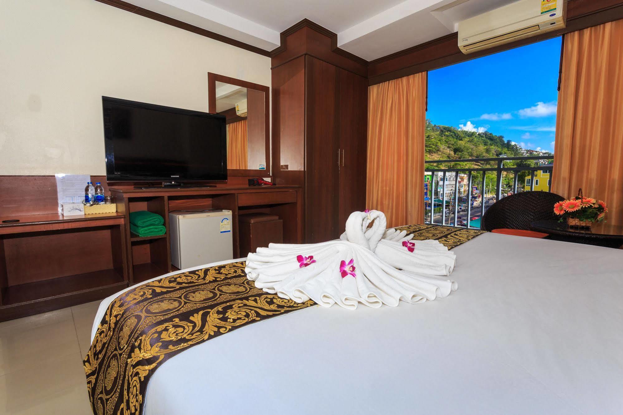 Sharaya Patong Hotel Extérieur photo