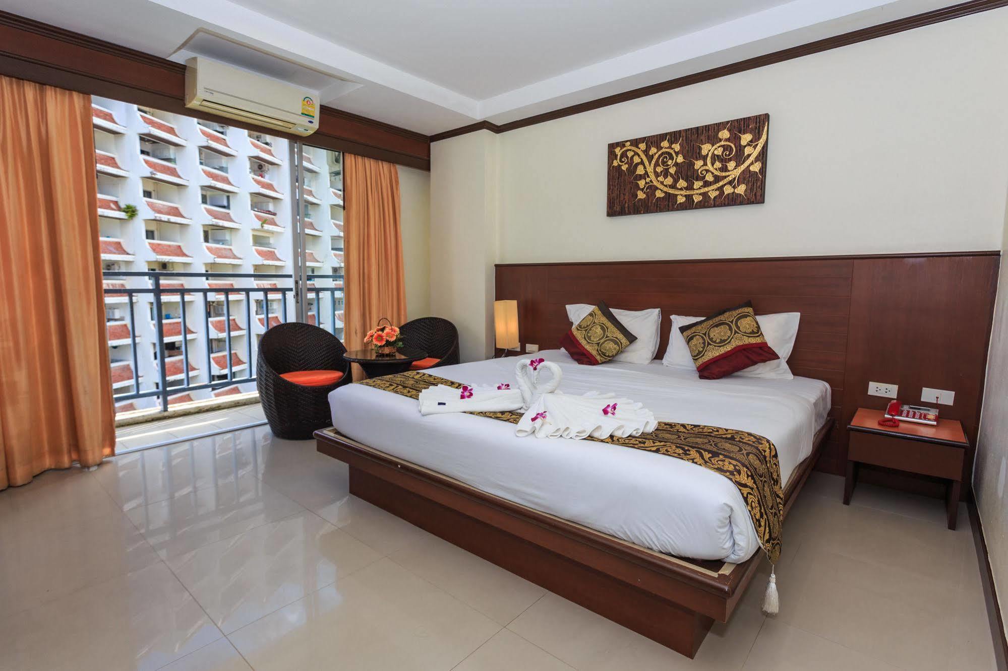 Sharaya Patong Hotel Extérieur photo