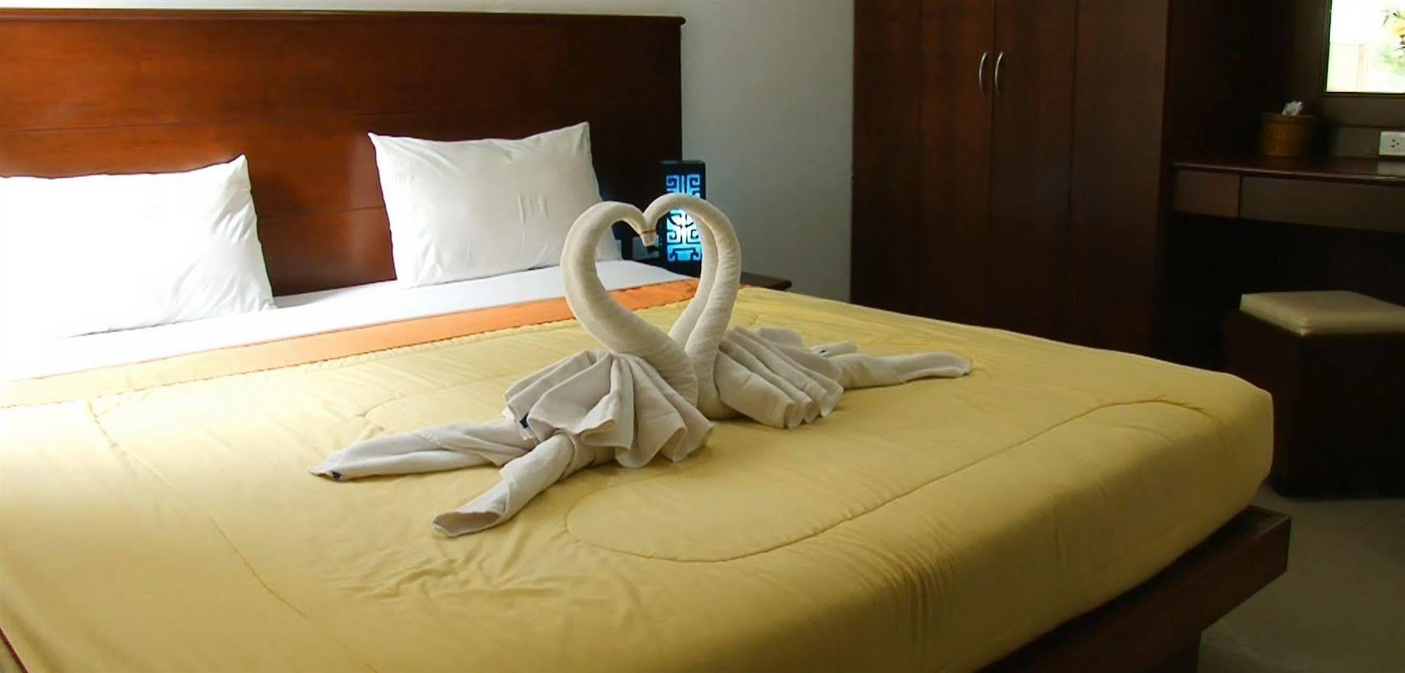 Sharaya Patong Hotel Extérieur photo